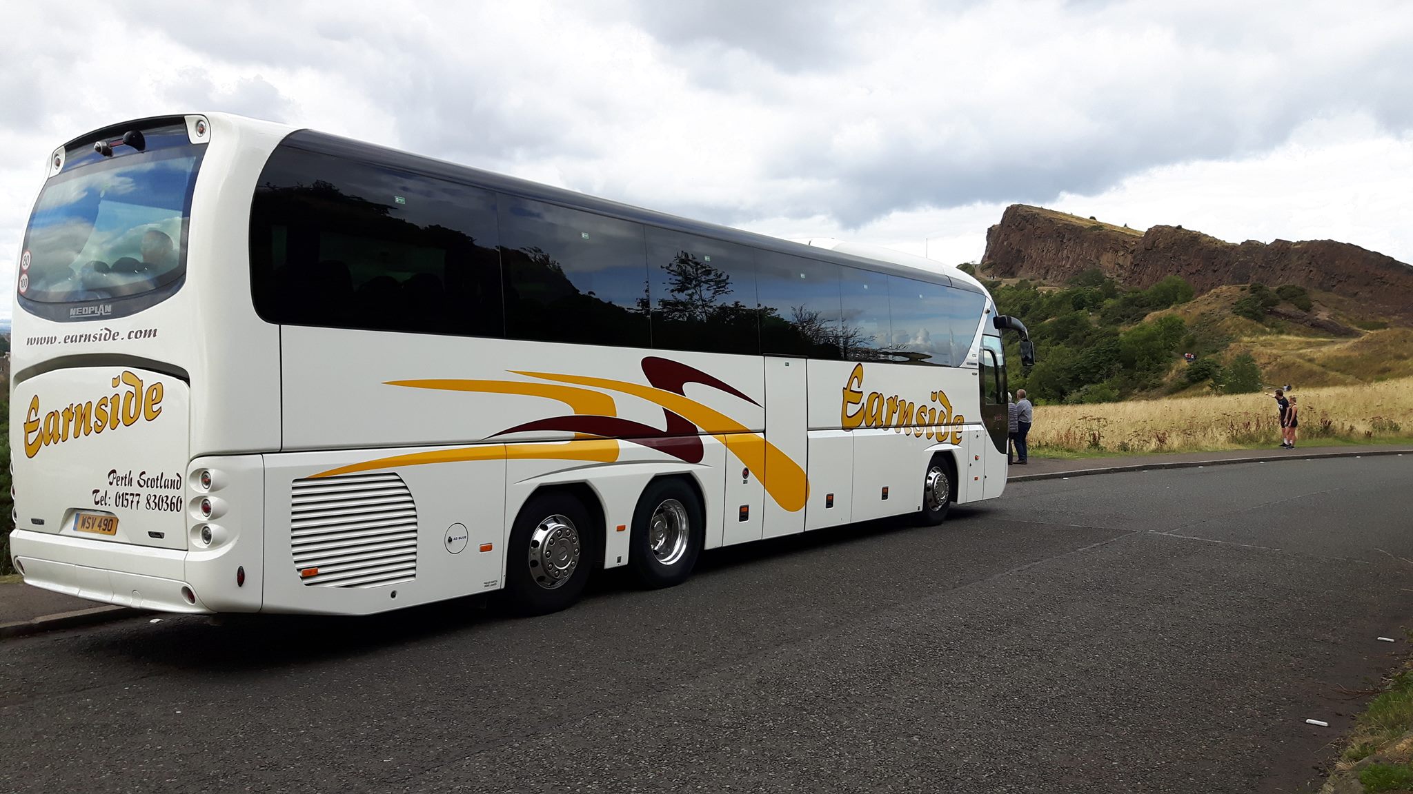 Earnside Coaches