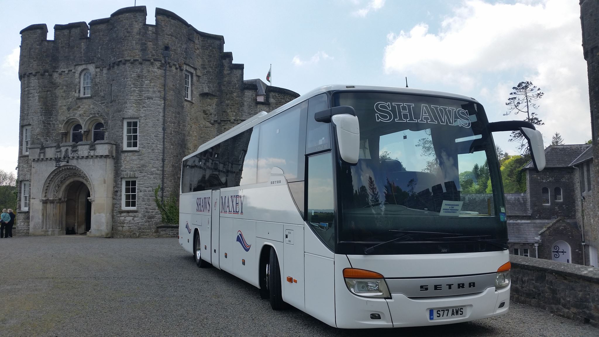 E Shaw & Son (Shaws Coaches)